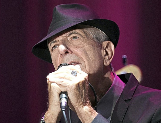 Pot�etí a naposledy zazpíval Leonard Cohen �eskému publiku 21. �ervence 2013 v...