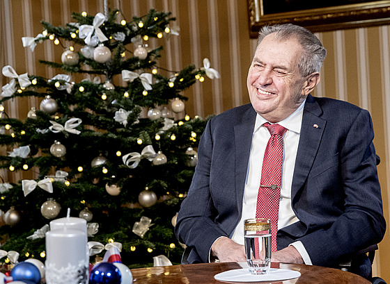 Prezident Zeman vystoupil s vánoním projevem.