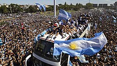 Argentinský národní fotbalový tým se vítá s fanouky v Buenos Aires