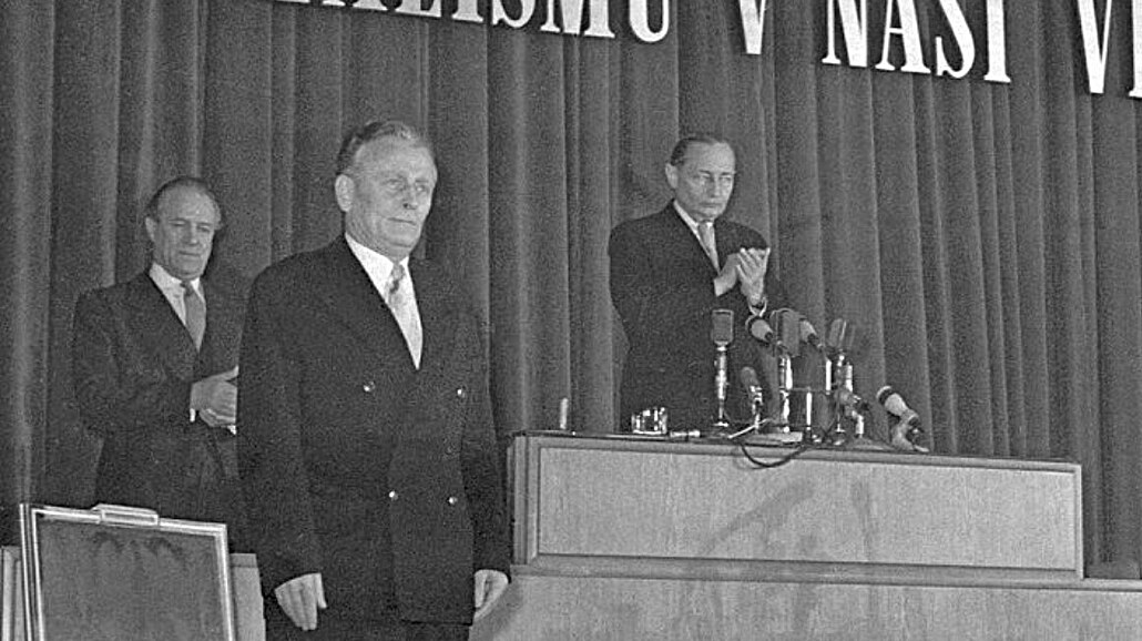 Stalo se ve Vladislavském sále Pra�ského hradu na sch�zi Národního shromá�d�ní...