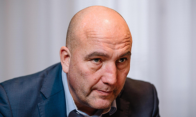 Šéfovi VZP končí mandát, Piráti chtějí změnu a otevřenou volbu. Jak na to reagují jiní členové správní rady?