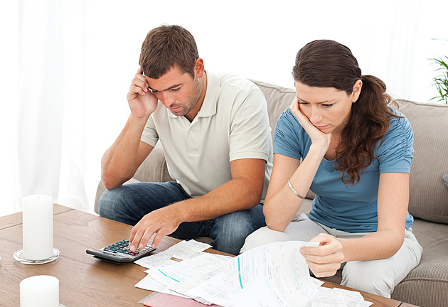 Superdávka se odkládá. Co to znamená pro současné i budoucí příjemce?