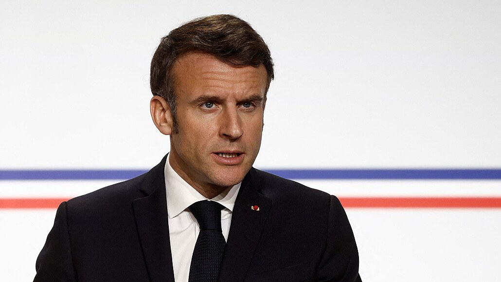 Francouzský prezident Emmanuel Macron pi setkání s nmeckými zástupci k 60....