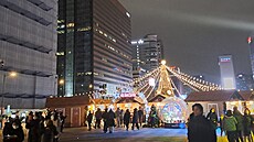 Váno�ní strom a trh v korejské metropoli.