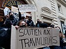 Studenti blokují vchod pařížského gymnázia Turgot