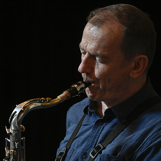 Chadim�v sv�t se rozpadá. Klasik �eského alternativního rocku vydává nové album