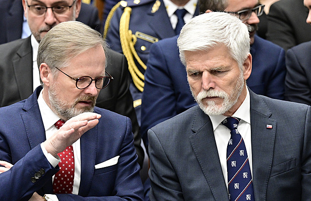 Pepíci. Alibisté. Realisté. Jen ať nám proboha nekážou o „hodnotách“