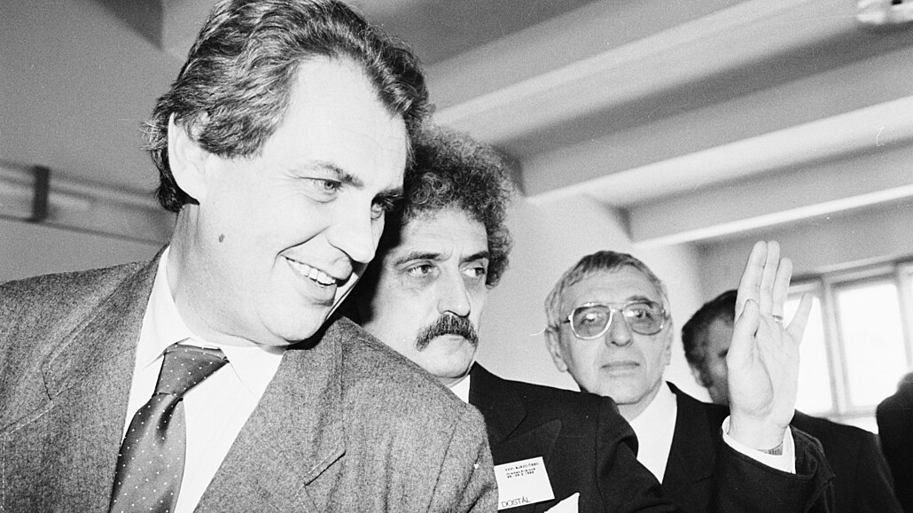 Miloš Zeman na sjezdu ČSSD v roce 1993.