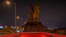 Sv�tlo. To je médium, které se line tvorbou studenta AVU a �lena Multivere...