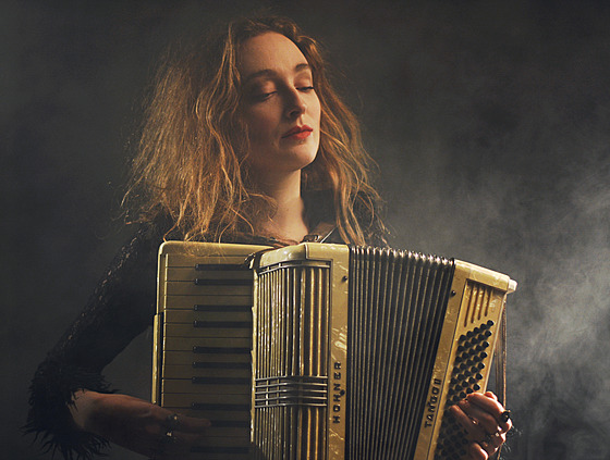 Zavazující zvuk. Je dleité se dobrat odpovdi na otázku, zda je dobré, e...