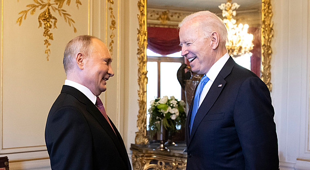 HOBZA: Američané mají svůj vliv „zadarmo“, Russkij mir udržuje pohromadě primárně strach