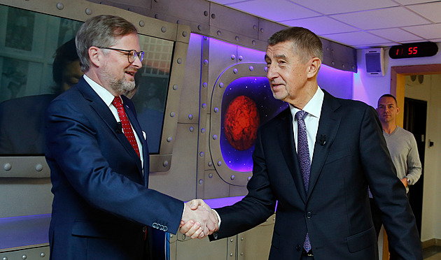 Předvídatelnost coby lék. Česká politika by byla úspěšnější, kdyby nestála na nereálných základech