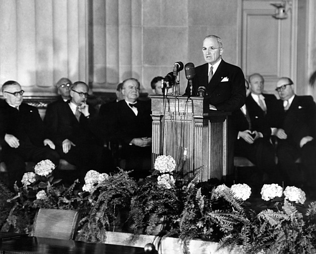Historik: Únor rudý, Západ sílí. Pražský převrat vystrašil Evropu –&#8288; a vzniklo NATO
