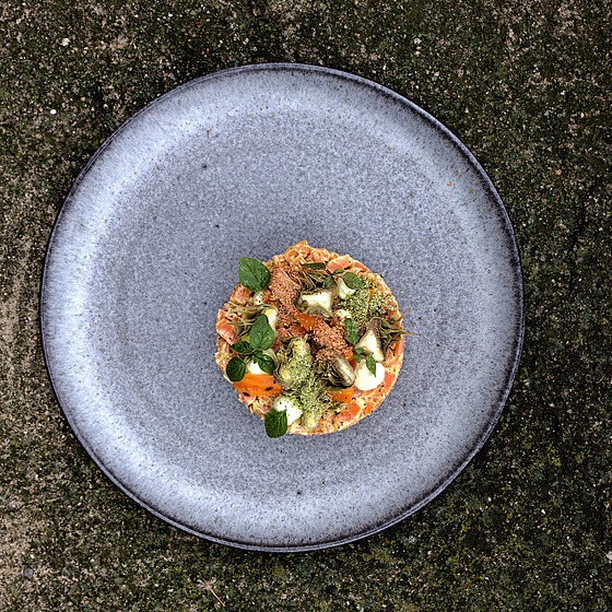 Zeleninovou verzi tataráku líp ne� klasická topinka doplní kousek ope�eného...