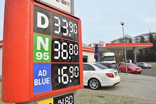 Překvapení na výročí: sankce zatím Rusko příliš nebolí. Ale Evropu jeho protiúdery taky ne
