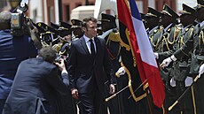 Emmanuel Macron na návštěvě Angoly