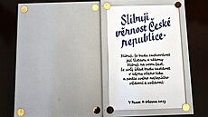 Slavnostní set pro prezidentský slib se skládá z desek a slavnostního archu.... | na serveru Lidovky.cz | aktuální zprávy