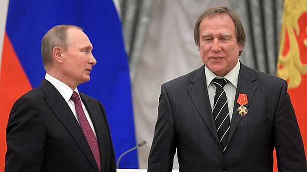 Ruský prezident Vladimir Putin (vlevo) a Sergej Roldugin.