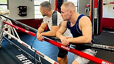 Pavel Polakovi� a Zsolt Osadan v Miami v Mundo Boxing Gymu, který pat�í...
