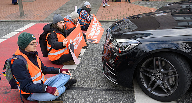 „Poslední generace“ chce víc. Kvůli snaze zabránit kolapsu planety plánují svoji profesionalizaci