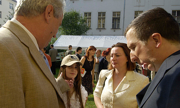 Fakulty, kde se zastavil čas. Místo respektu se intelektu vysmívají univerzity i politici