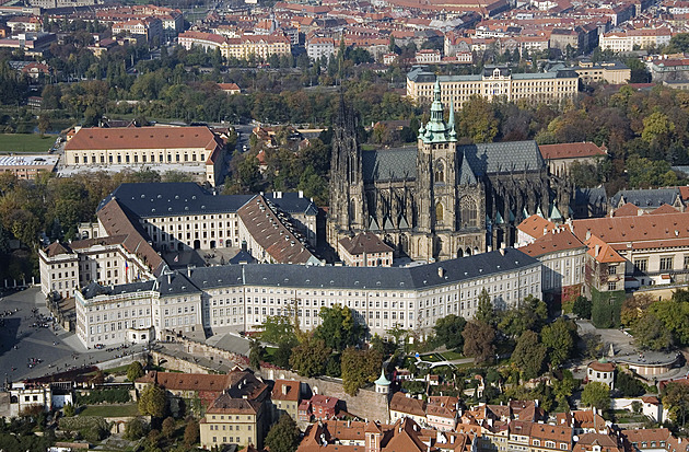 Hrad si vytvořil spojku s domácí politikou. Nový post obsadila zkušená diplomatka, která pracovala už pro Havla