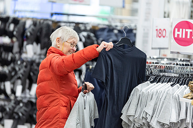 Vyskočí DPH až na 23 procent? Část koalice prosazuje změnu, zdražilo by oblečení, kosmetika i elektronika
