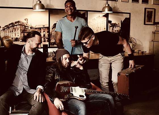 Zítra v Lucerna Music Baru. Nové uskupení zku�ených muzikant� Vanua2 bude k�tít...