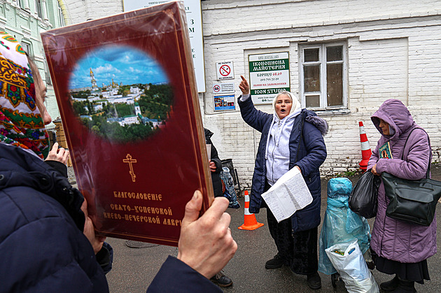 Znesvěcení agenti Moskvy. O co jde v konfliktu ukrajinských pravoslavných církví?