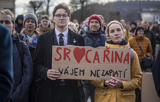 Nereálné požadavky na platy. Souboj zájmových skupin vážně poškozuje českou ekonomiku
