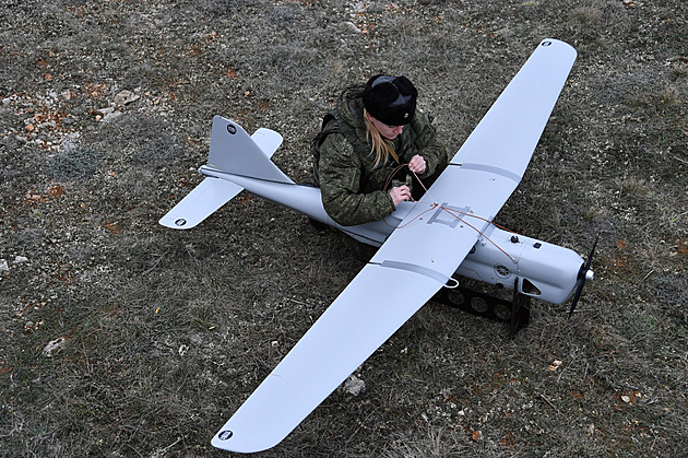 Made in China v mikrovlnce i v řízené střele. „Zakázané“ západní technologie nahrazují Rusové čínskými součástkami