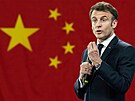 Francouzský prezident Emmanuel Macron p�i mítinku v �ínskými studenty p�i...