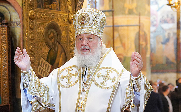 Satanisti! zuří Rusko. Patriarcha Kirill může zařazení na český sankční seznam citelně finančně pocítit