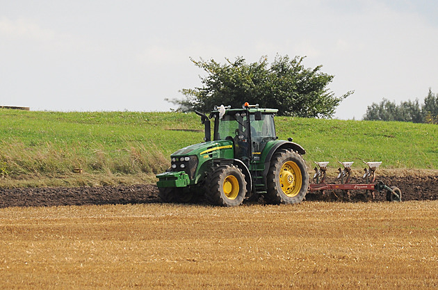 I farmářům zlevňuje výroba. Kdy se dočkáme přívětivějších cenovek na potravinách?