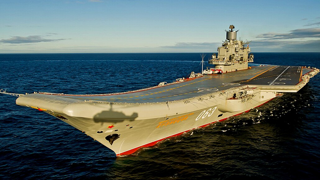 Ruská letadlová lo  Admirál Kuzncov.