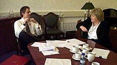 Britský premiér Tony Blair a jeho ministryně pro Severní Irsko Mo Mowlamová na... | na serveru Lidovky.cz | aktuální zprávy