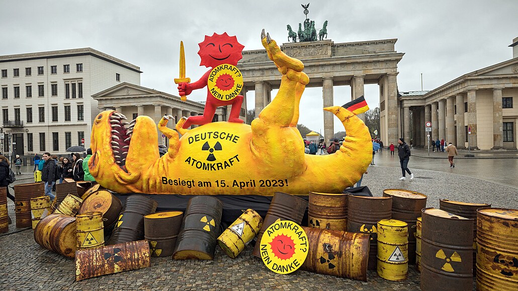 Hapenning organizace Greenpeace v Berlín k odstavení posledních nmeckých...