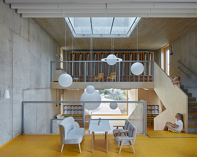 Školky by měly být výjimečné stavby, říkají architekti. Ta jejich má i rozhlednu