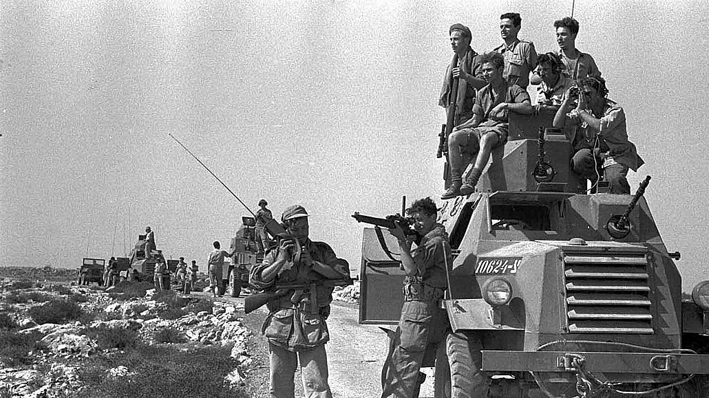 Hlídkující izraeltí vojáci bhem války s arabskými státy v letech 1948 a 1949.