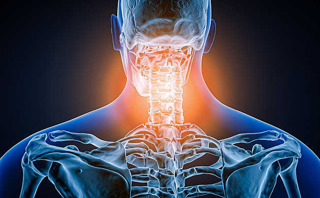 Tajný tip na uvolnění bolavých zad. K protažení stačí „zásuvka“ a tlak ruky do boku