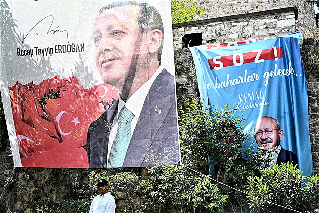 Poprvé až ve druhém kole: Turci zřejmě zvolí Erdogana na dalších pět let. Jaké šance má opoziční lídr?