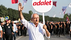 Vůdce turecké opozice Kemal Kiliçdaroglu během pochodu spravedlnosti (adalet...