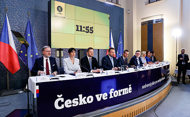 Kojenecká voda ano, menstruační pomůcky ne. Jak se bude ještě měnit vládní balíček