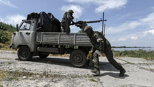 Z obou stran fronty. Ať západní novináři informují i z ruských zákopů