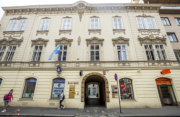 Nejedlého staronový Hrad v Panské. Bývalý Zemanův poradce úřaduje v centru Prahy