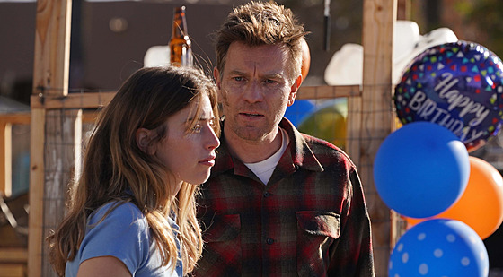 Ewan McGregor a Clara McGregorová ve snímku Druhá �ance