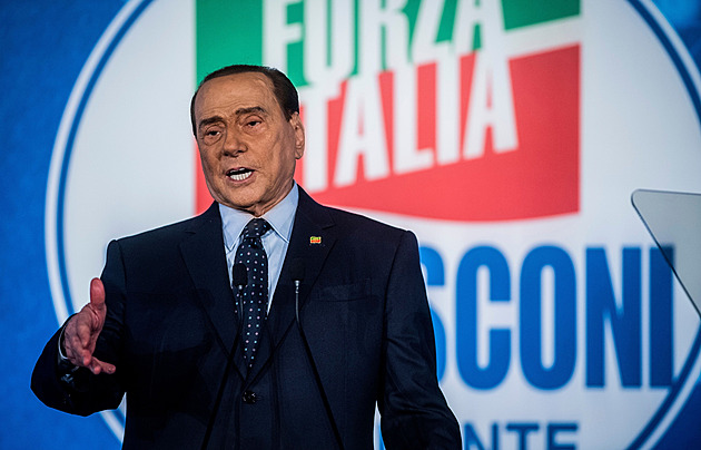 Osiřelá strana hledá nového vůdce. Berlusconiho Forza Italia! přišla o zakladatele i svou hlavní tvář a lákadlo