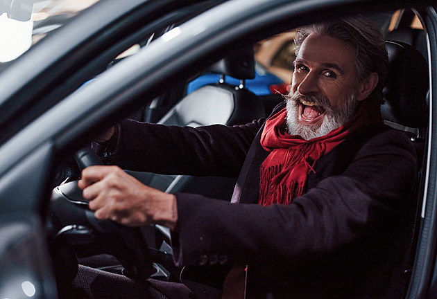 Rozkoš bez rizika. „Vylepšená“ penze pomůže firmám si namastit kapsy a pár lidem k nové káře