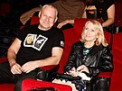 Ji�í Kajínek s partnerkou v b�eznu 2023 na premié�e filmu Bastardi: Reparát.