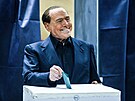 Silvio Berlusconi pi volbách v únoru 2023.